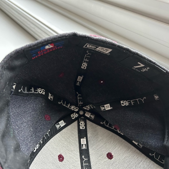 MLB New Era Boston fitted hat - size 7 3/8. - Picture 3 of 5